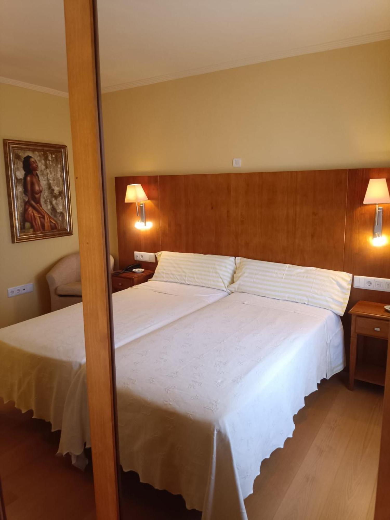Hotel Villa De Larraga Buitenkant foto